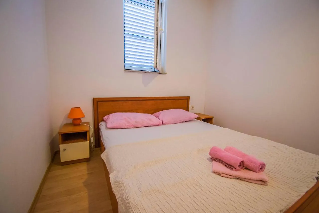 Apartments Big & View In Kosljun, Island Pag  Kosljun