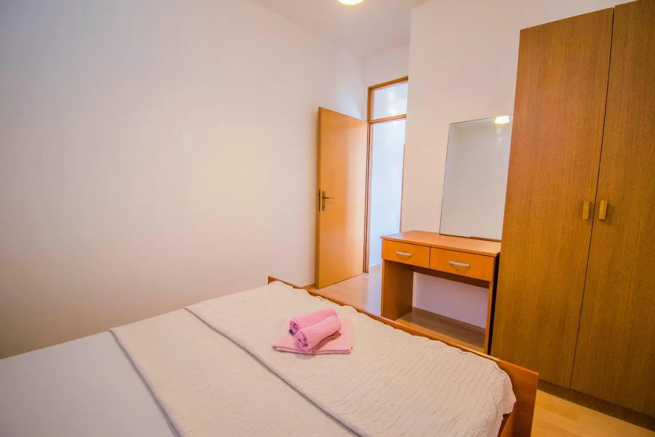 Apartments Big & View In Kosljun, Island Pag  Kosljun