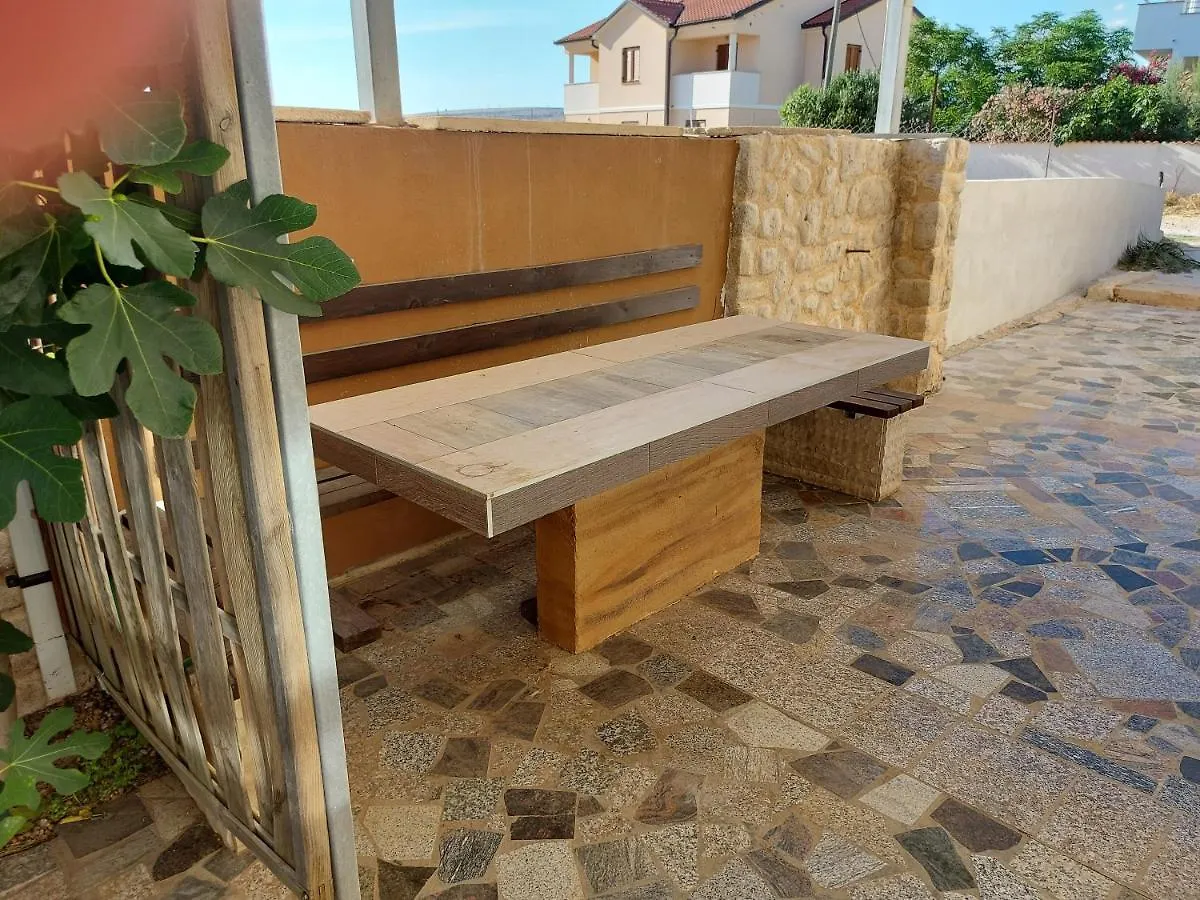 Apartments Big & View In Kosljun, Island Pag