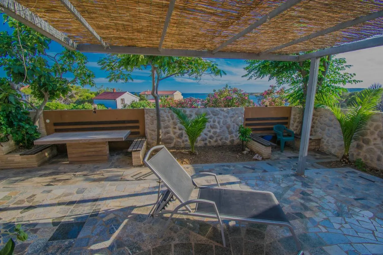 Apartments Big & View In Kosljun, Island Pag